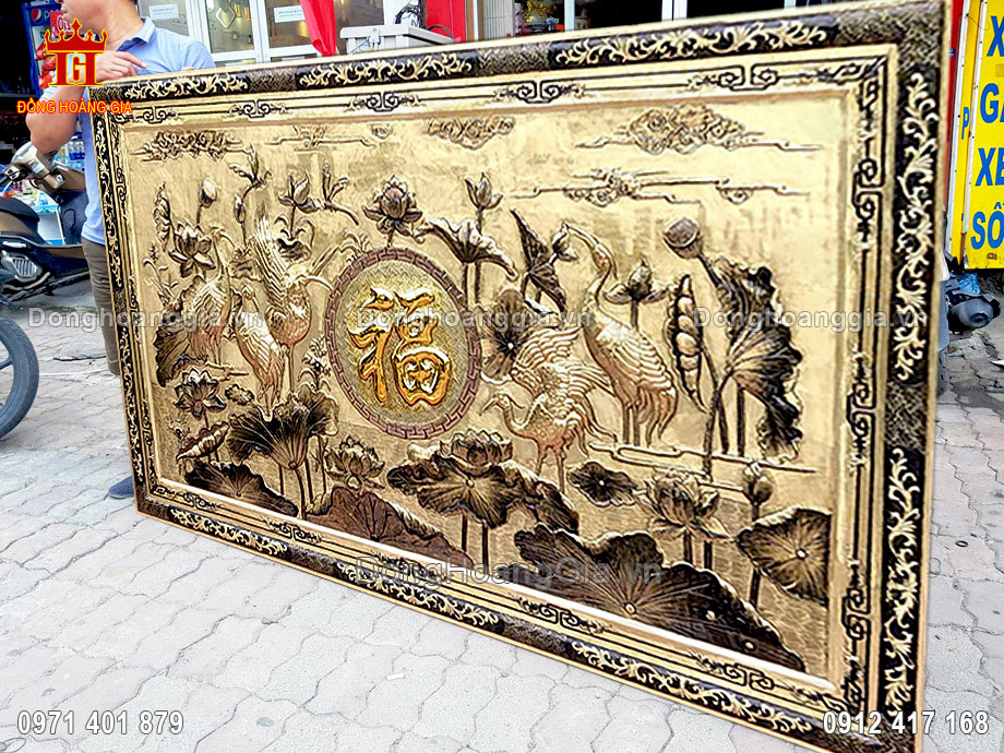 Đồng Hoàng Gia nhận chế tác tranh sen hạc bằng đồng theo yêu cầu